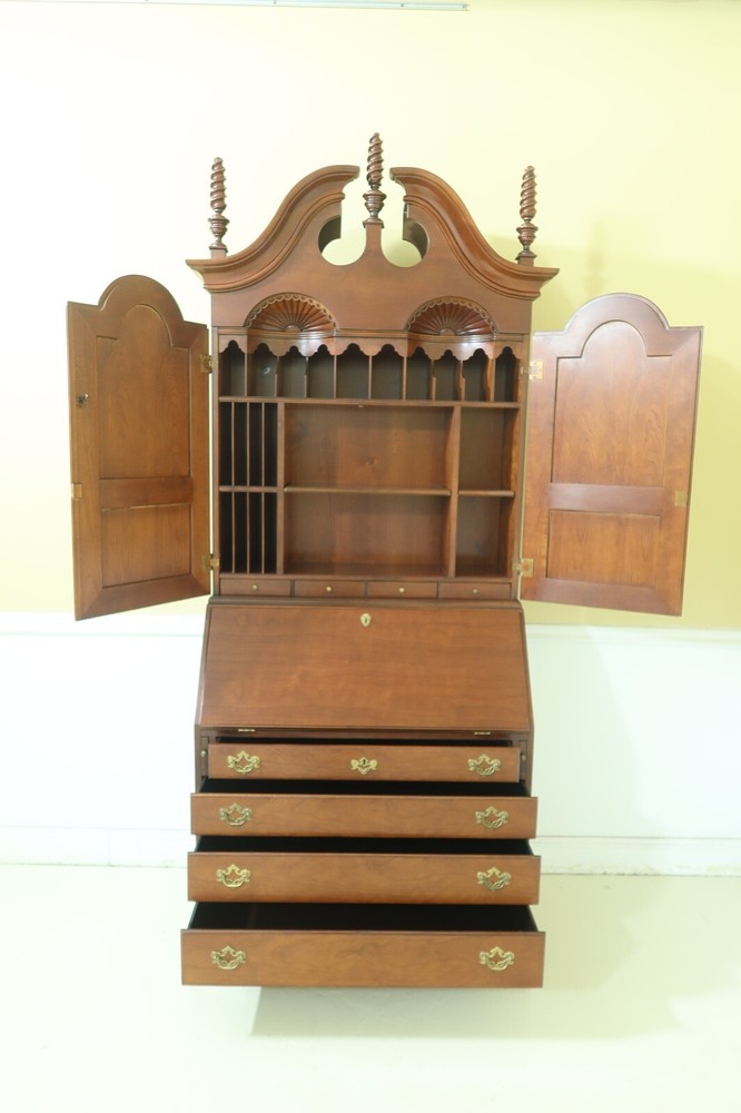 52880EC: WRIGHT TABLE CO. New England Cherry Secretary Desk