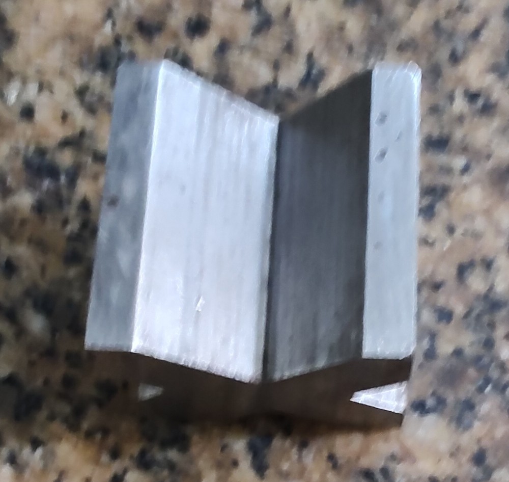 🗽1-1/4" SQUARE V BLOCK