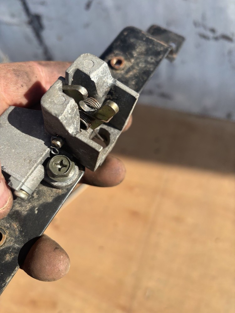 LEXMOTO Echo 50 Seat Lock