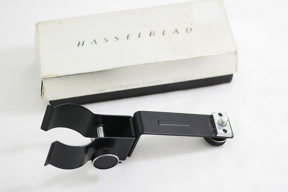 HASSELBLAD CAMERA 45039 ADJUSTABLE FLASH HOLDER (MINT)