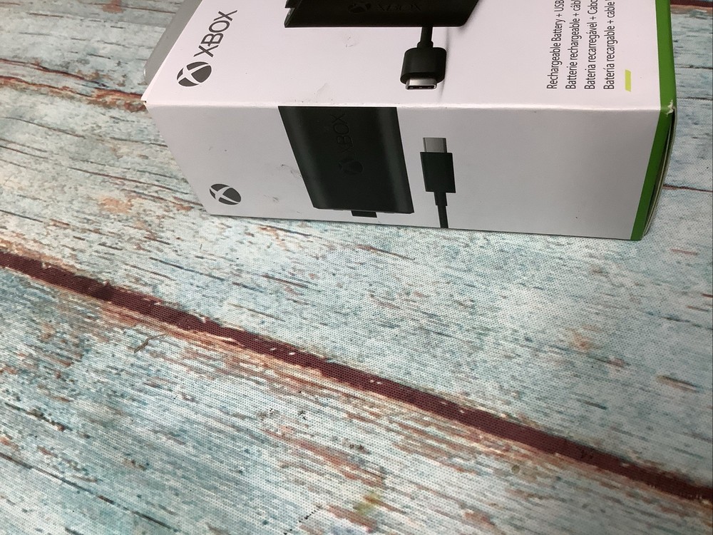 Microsoft Xbox Rechargeable Battery Xbox S X Controller W USB-C Charging Cable