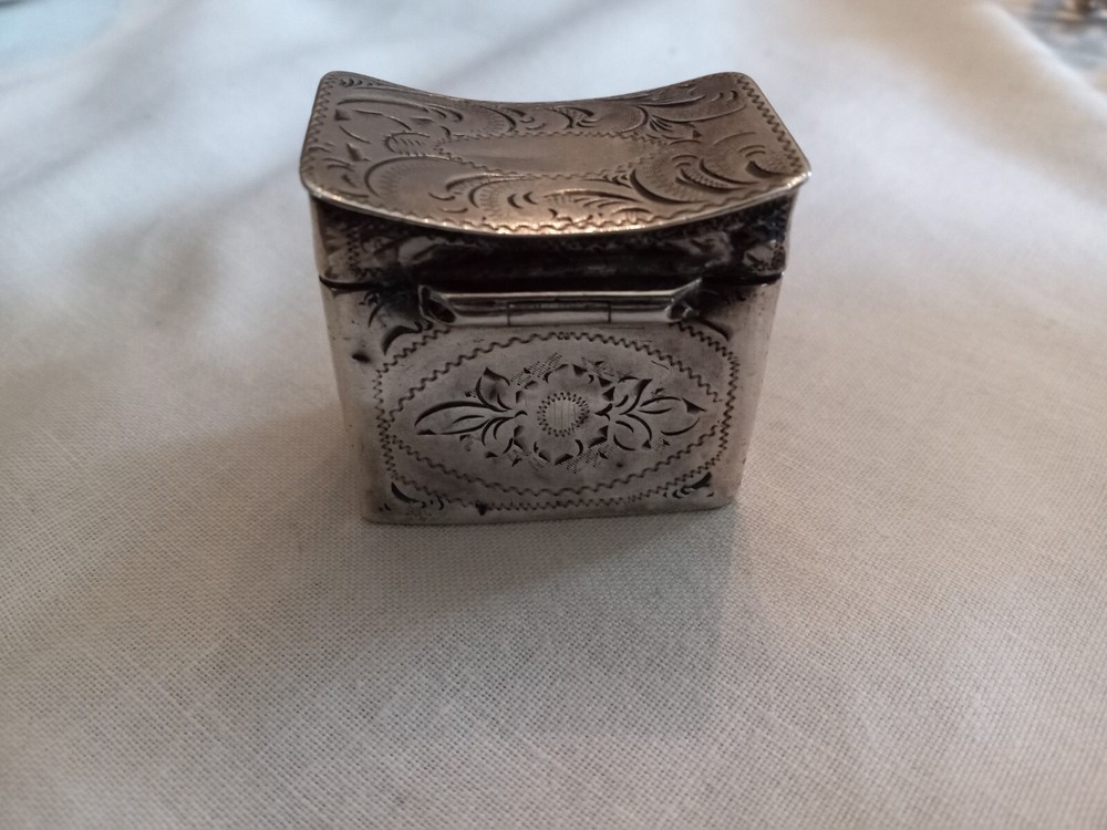 Small Antique Dutch .835 Silver Peppermint Box , Hatbox Form