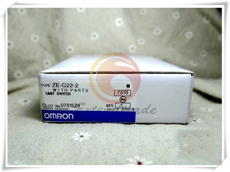 1PCS Omron New encapsulation Limit Switch ZE-Q22-2