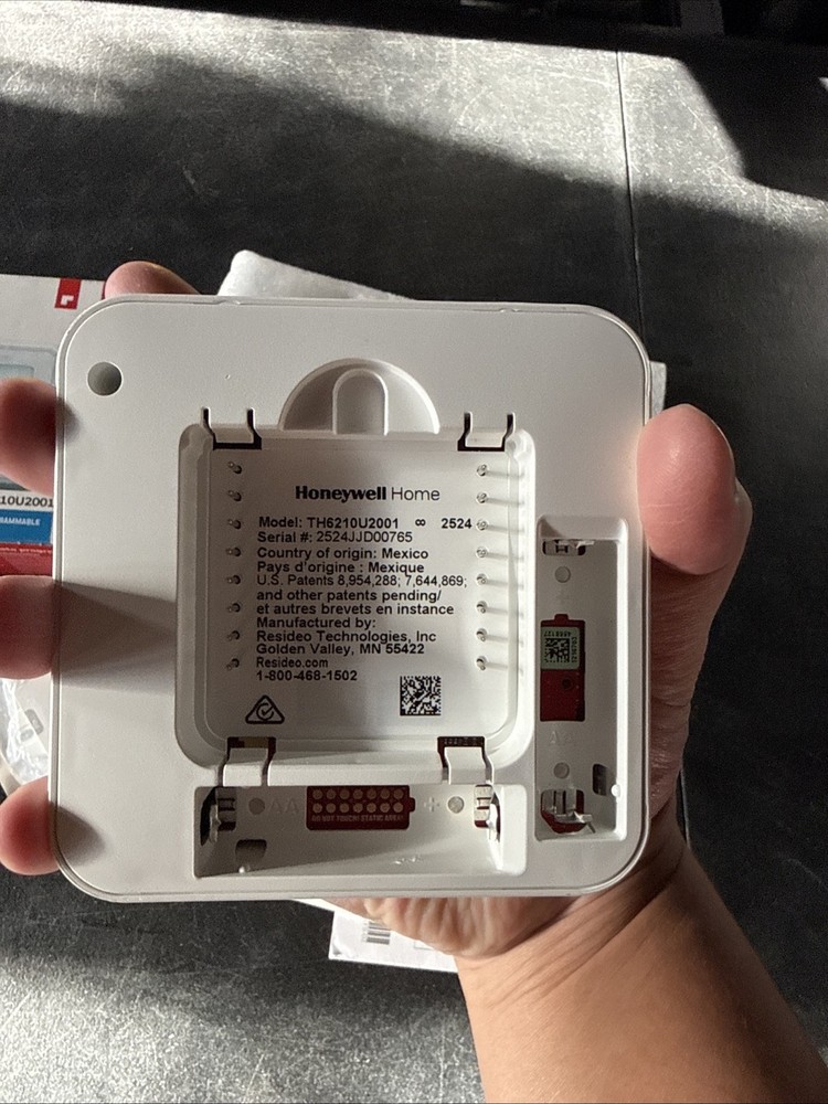 Honeywell T6 Pro Programmable Thermostat (TH6210U2001)