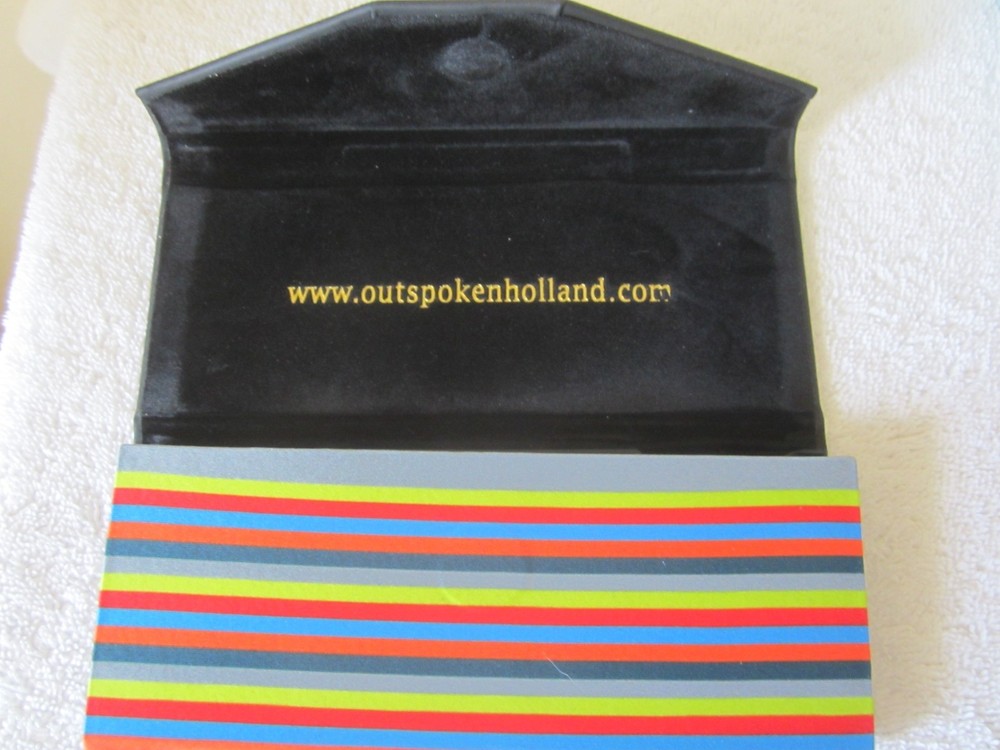 OUTSPOKEN Eyeglasses Case W Magnetic Closure