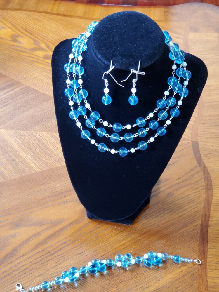 3 layer Blue and white beads necklace set