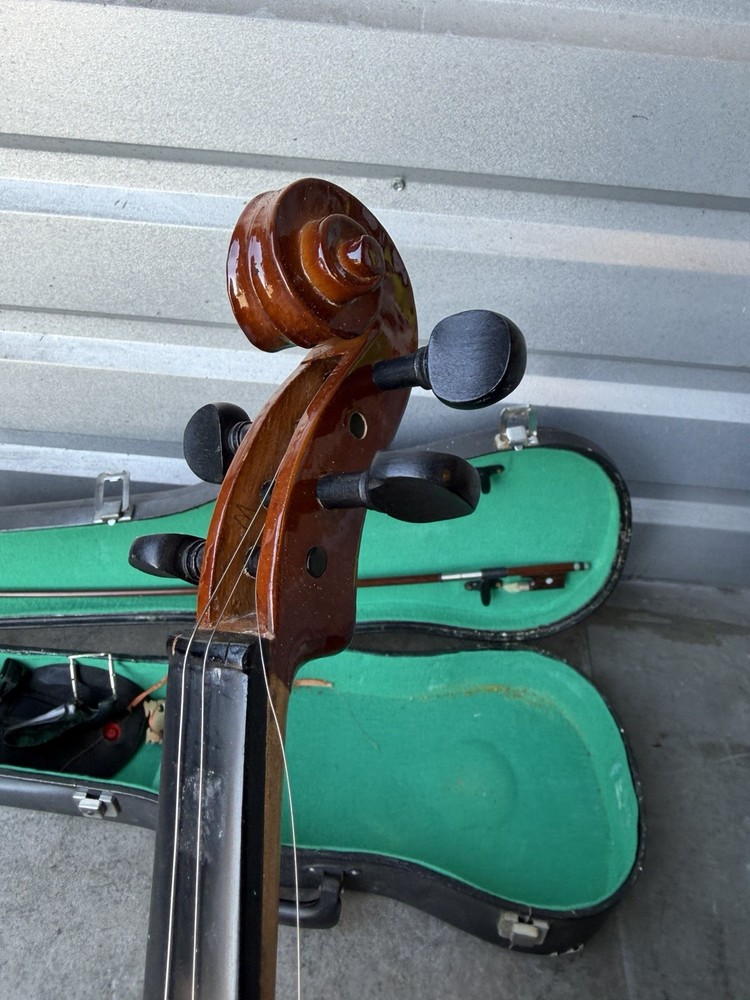 Stradella AXL-10 Size 4/4 Violin with Case & Bow