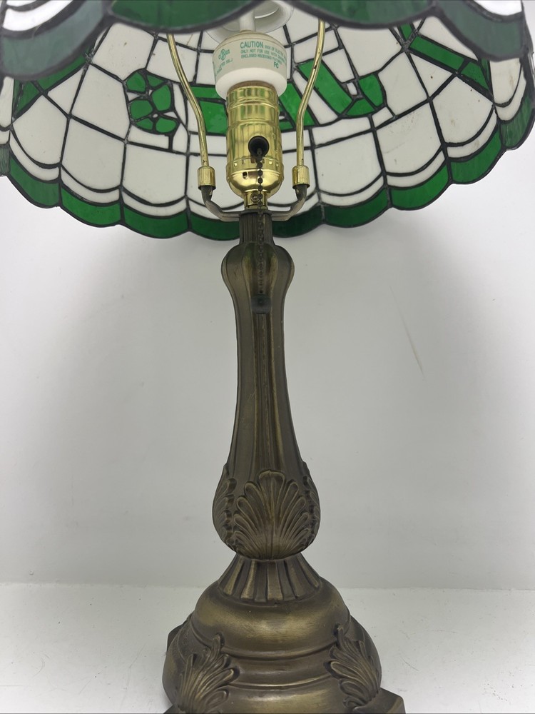 Jets table lamp tiffany style works great shape