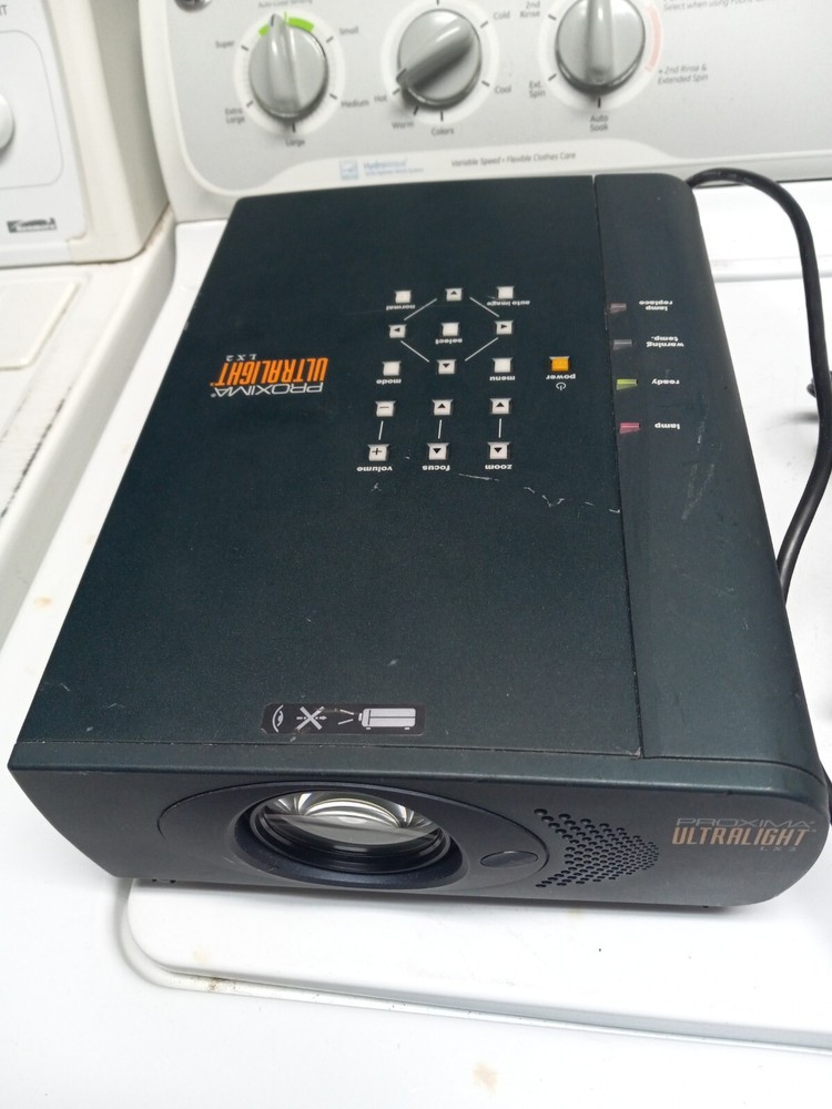 Proxima Ultralight LX2 Projector May 2000 Tested with  CABLES NO REMOTE