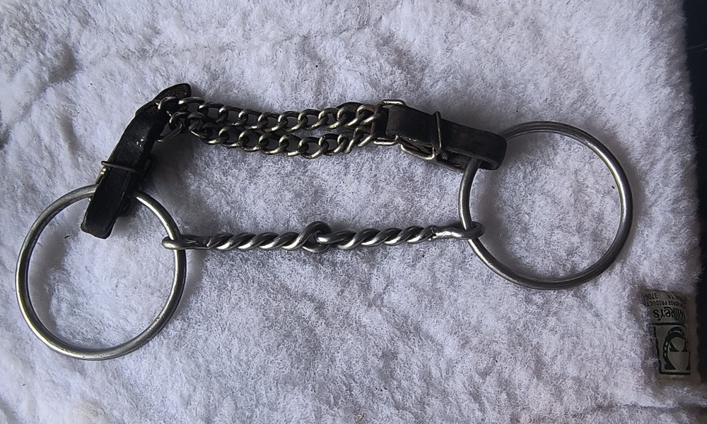 O-Ring Thin Twisted Wire Snaffle With Curb Chain