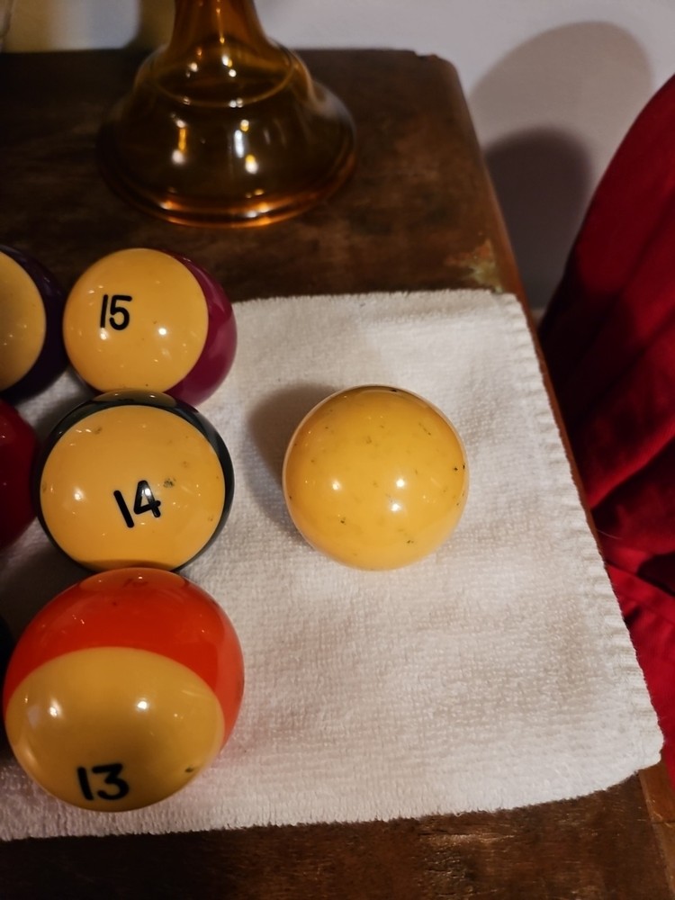 Vintage Pool/Billiard Balls Standard Size, Complete Set