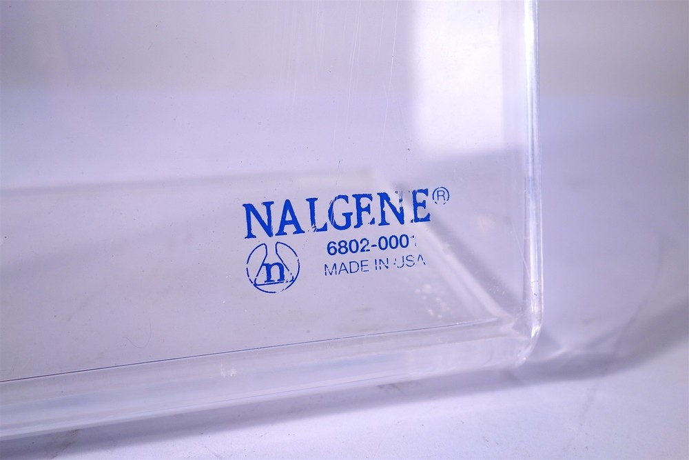 NALGENE 6802-0001 ANGLED BENCHTOP BETA SHIELD