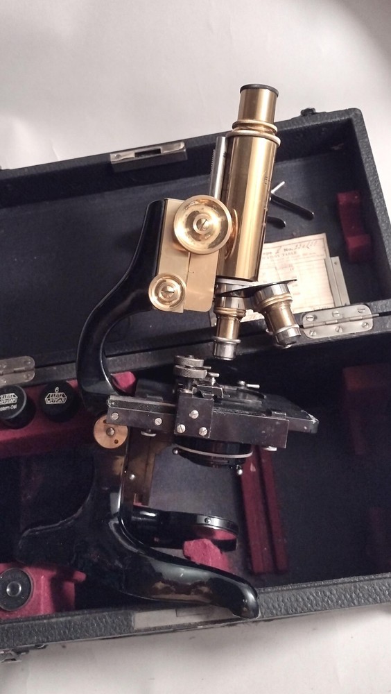LEITZ MICROSCOPE 1925 S/N236130