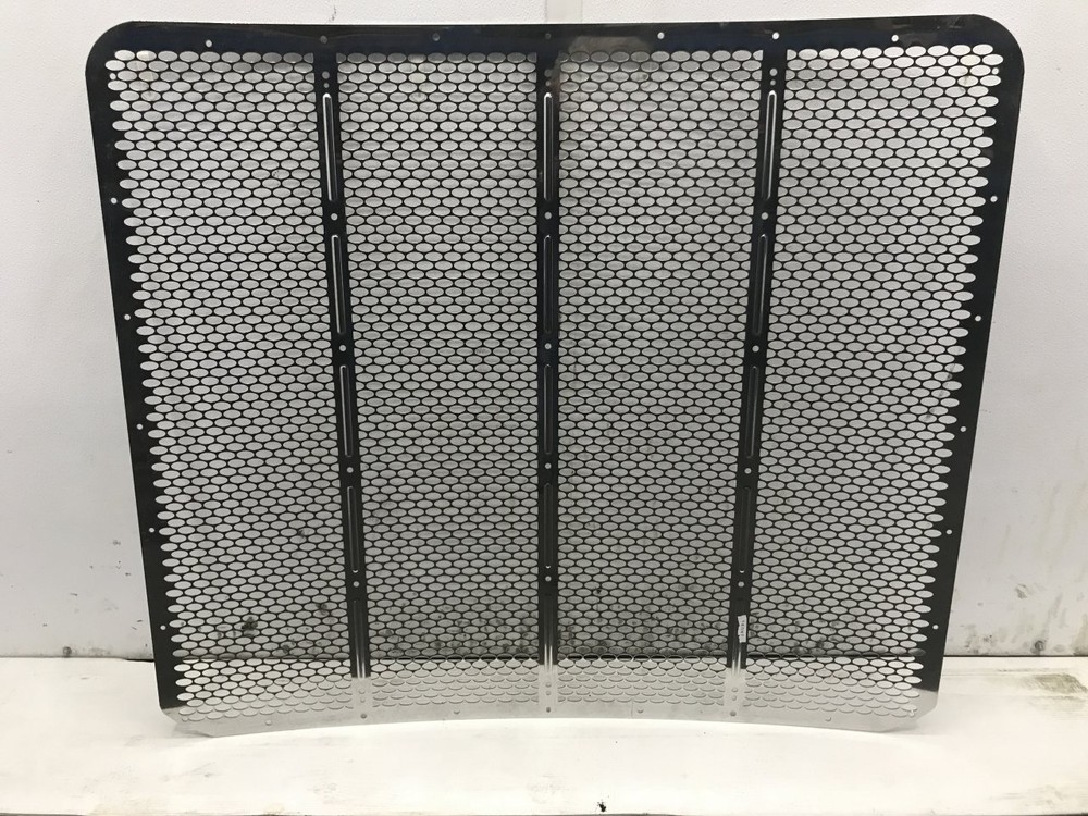 2010 Peterbilt 389 Grille