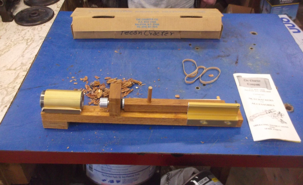 TEXAN INERTIA NUT CRACKER PECAN SHELLER