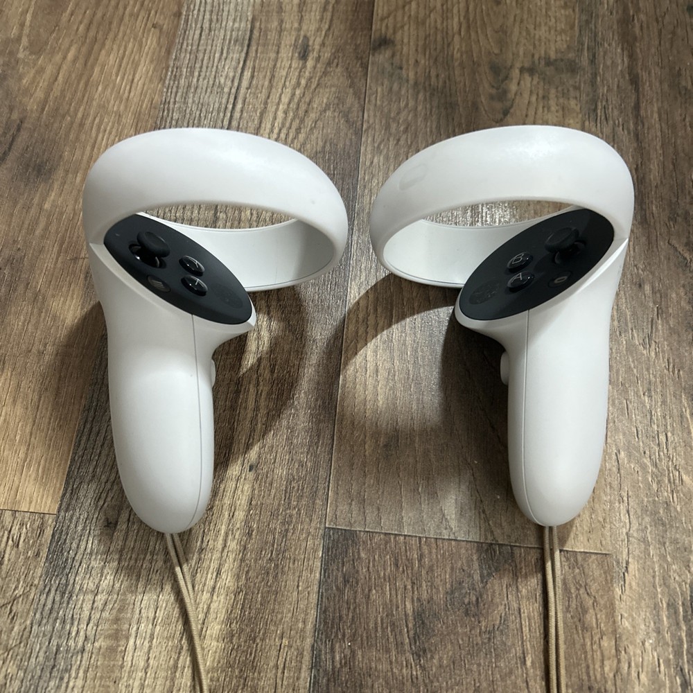 Meta Oculus Quest 2 Controllers Pair - Good Condition -
