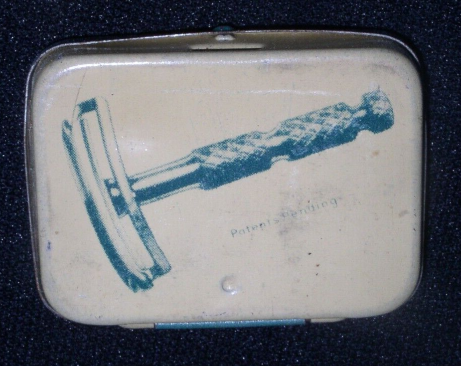 Razorette~Miniature Safety Razor in Original Tin Case