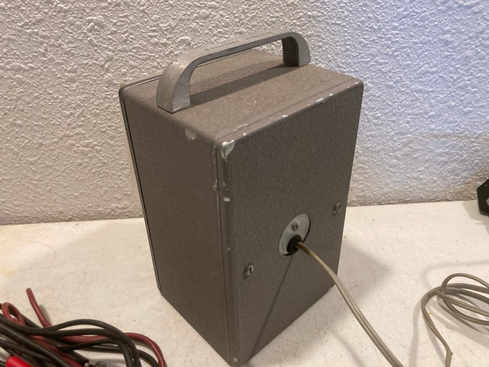 Heathkit Vacuum Tube Voltmeter - Model V-7A