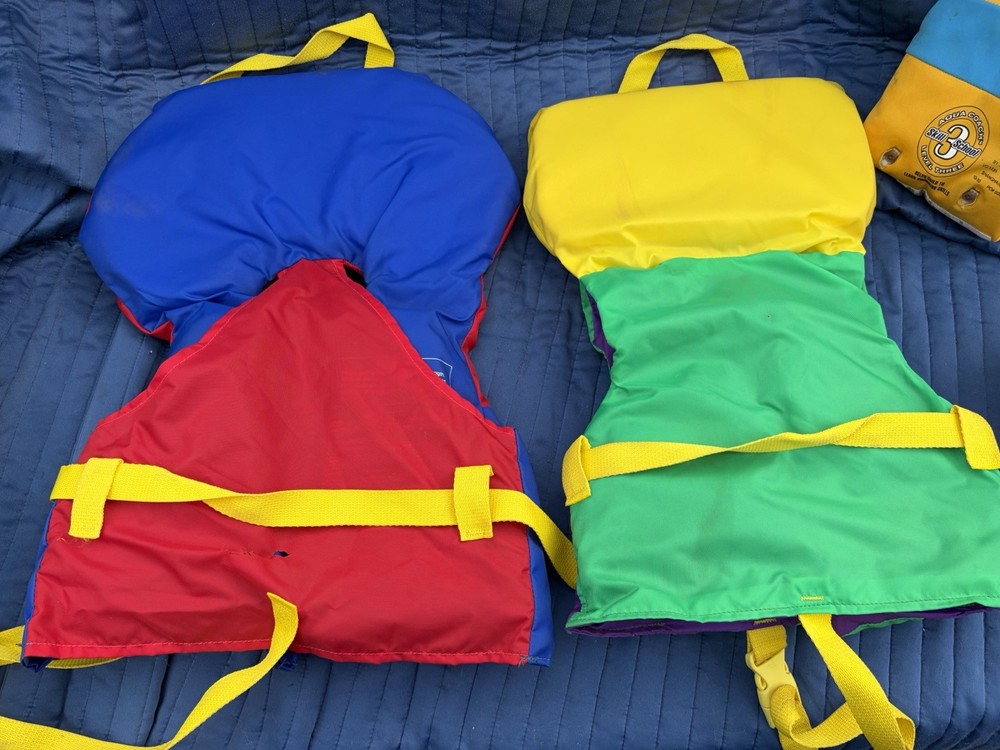 Children's Floatation Devices: 2 Boating Vests, 1 Chest Set & 1 Set Arm Floaties