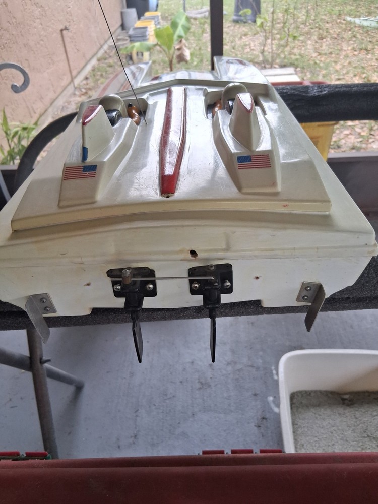 MRP r/c 32" Fast Attack Catamaran