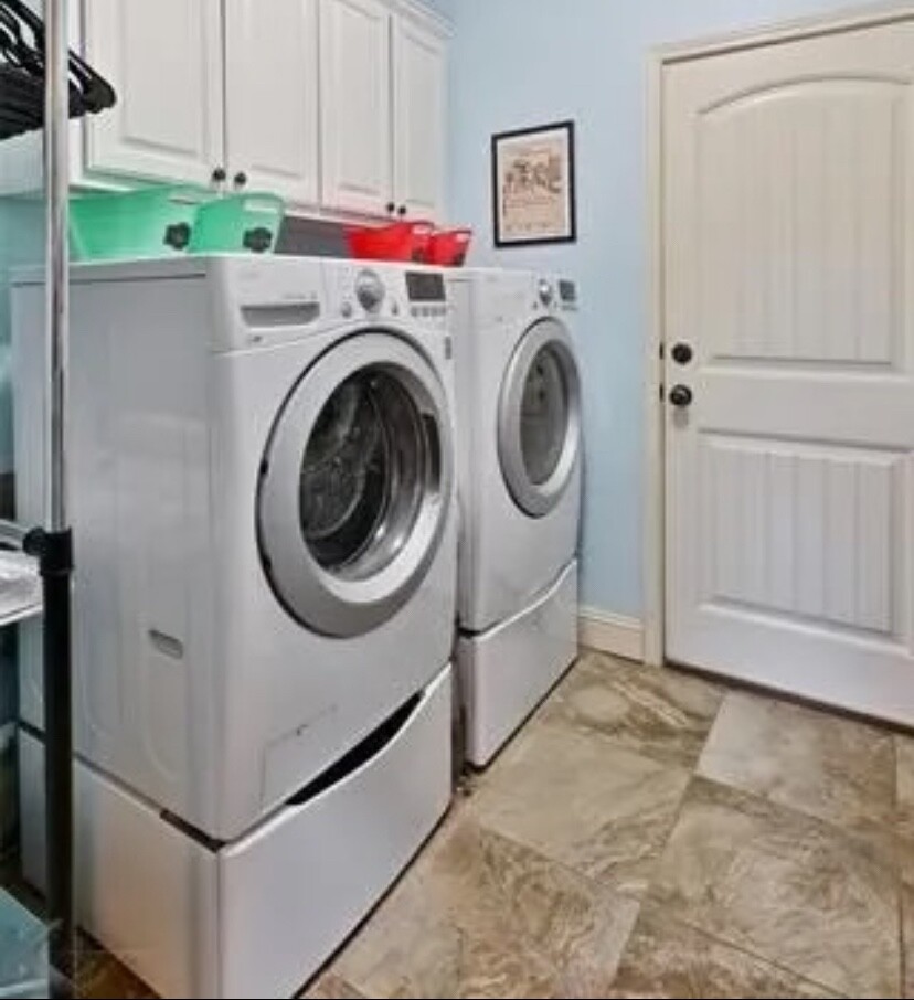 2017 White LG Washer and Dryer Set