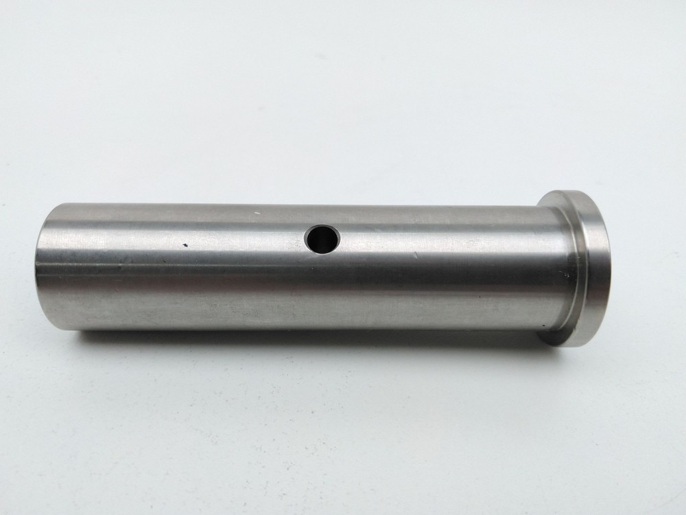 ThorLabs RS4P8E Pedestal Post 1"D x 4"L