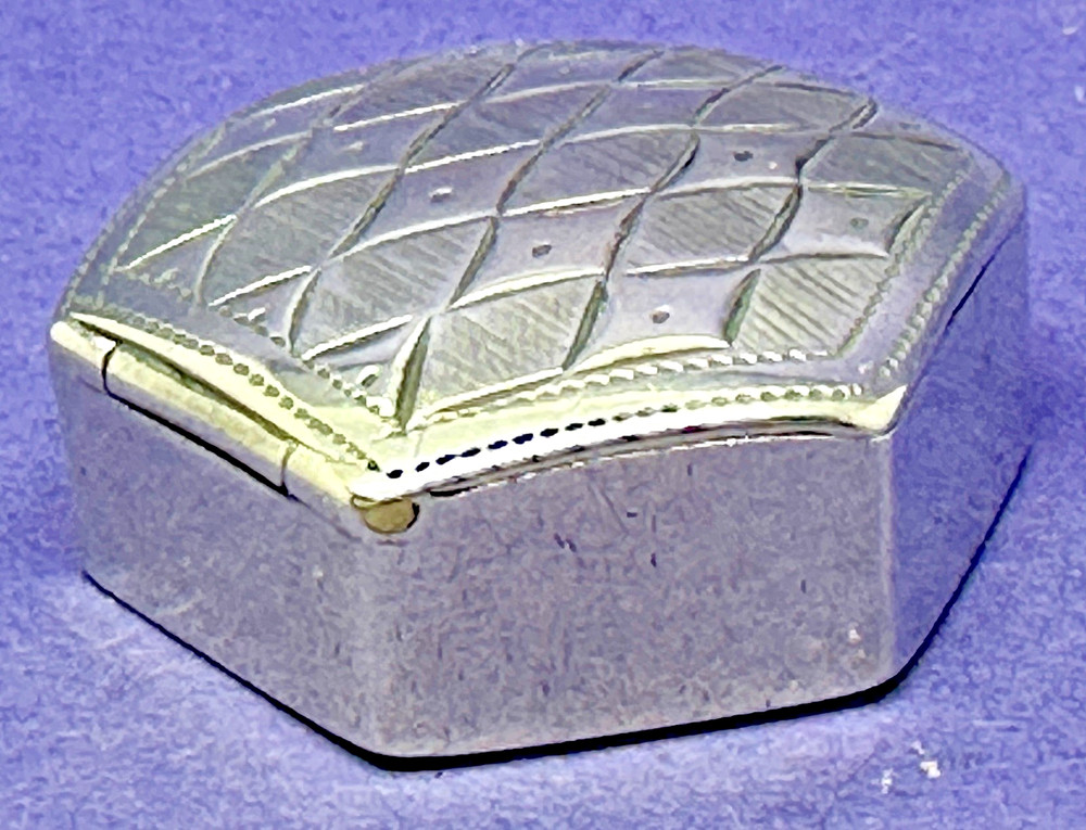 GEORGIAN SOLID SILVER HEXAGONAL HINGED LID PILL BOX BY JOHN TURNER B'HAM 1802