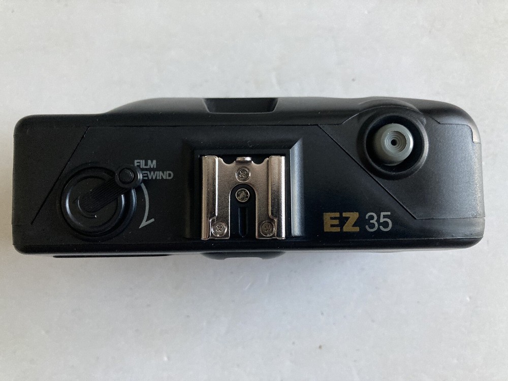 Vivitar EZ 35 35mm Focus Free Camera UNTESTED