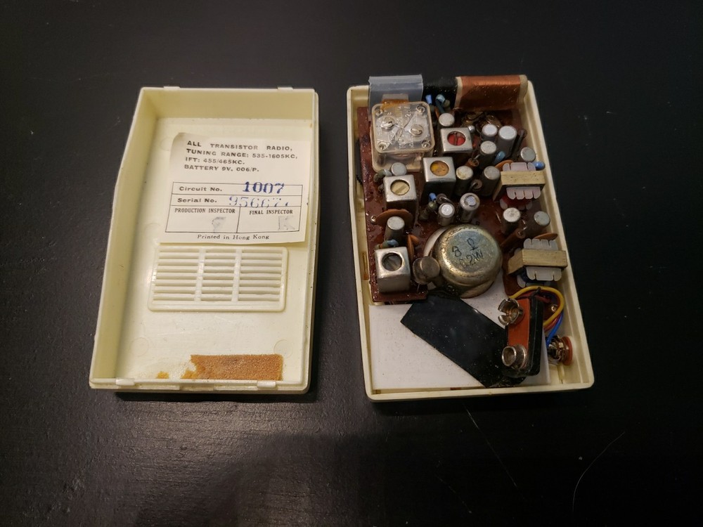 VTG Kensington Solid State 10 transistor radio READ DESCRIPTION