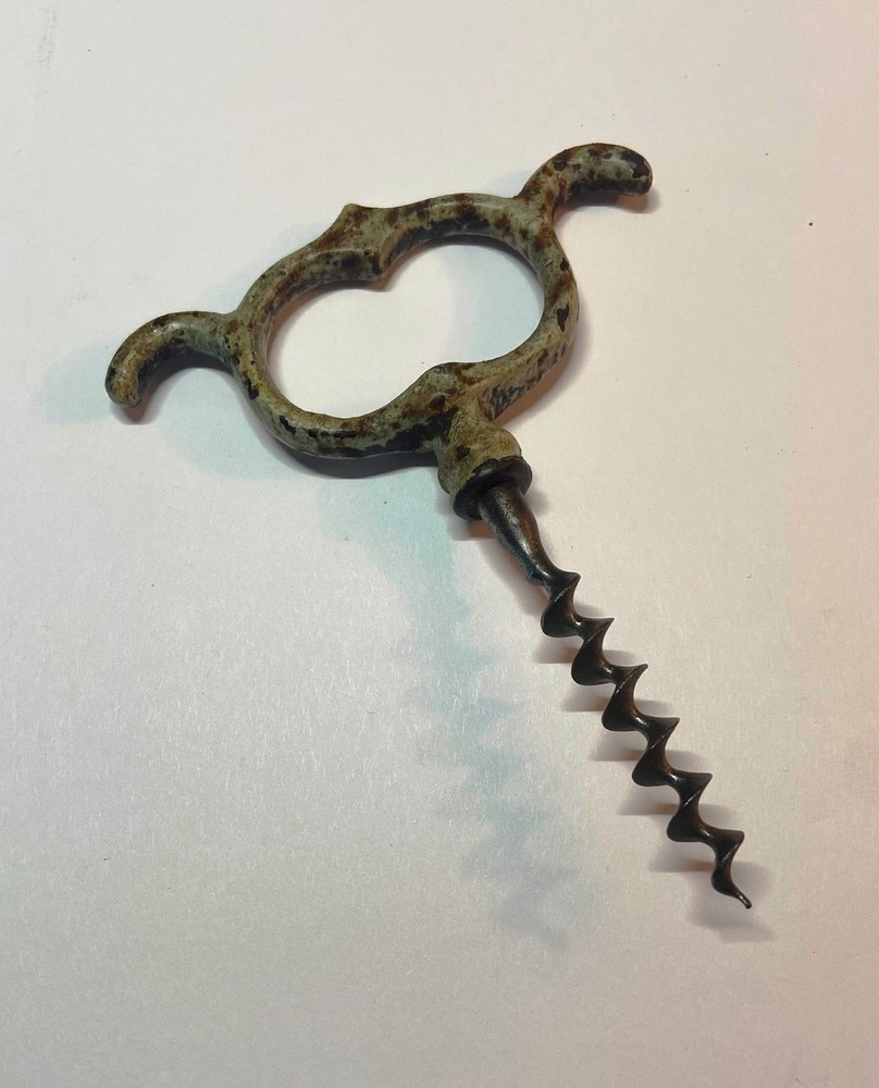 VINTAGE EARLY 20th CENTURY "FOUR FINGER PULL" CORKSCREW W/CAST IRON HANDLE