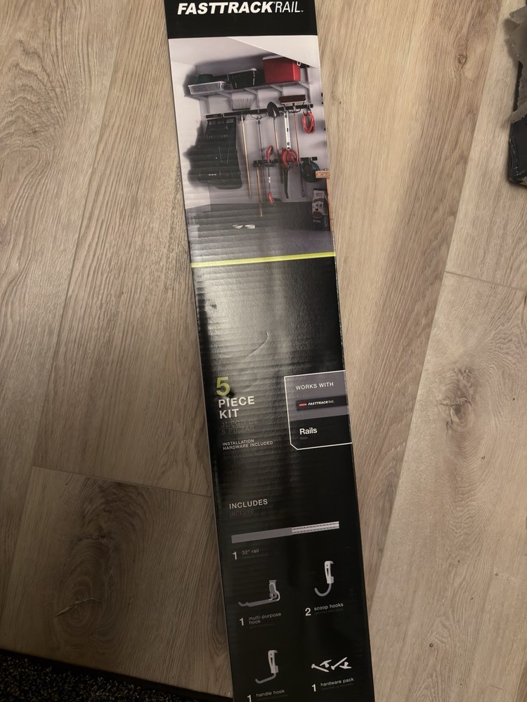 Rubbermaid Fasttrack Rail 5 Piece Kit 32" for Multi-Purpose Scoops, Handle Hooks