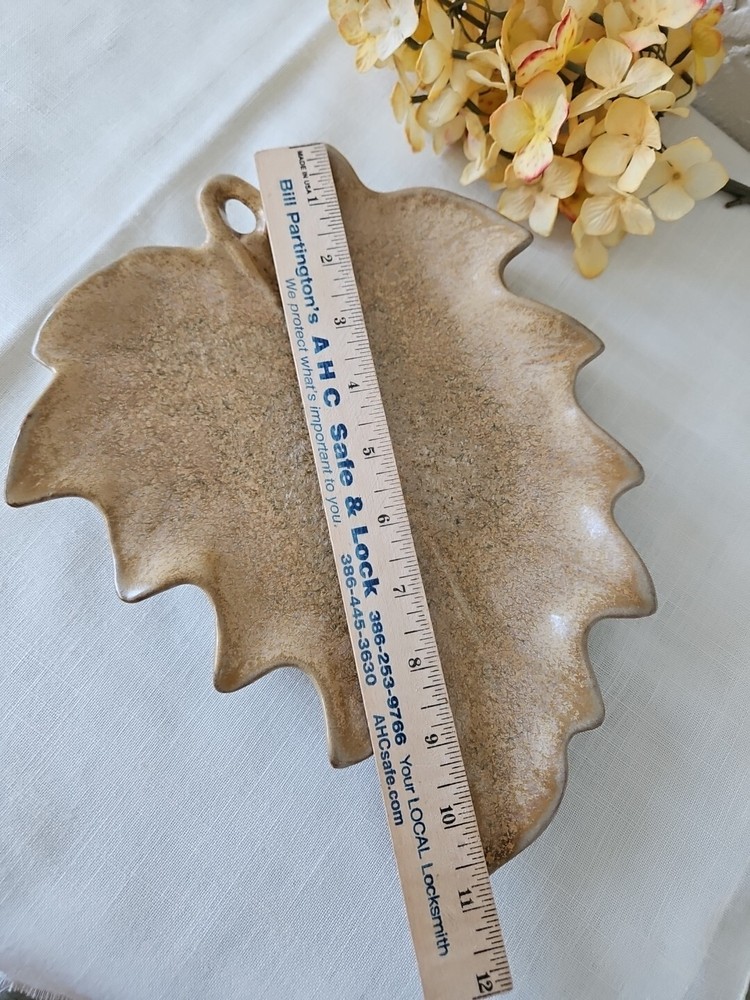 Leaf Pottery Dish Plate Beige Fall Autumn Table Decor