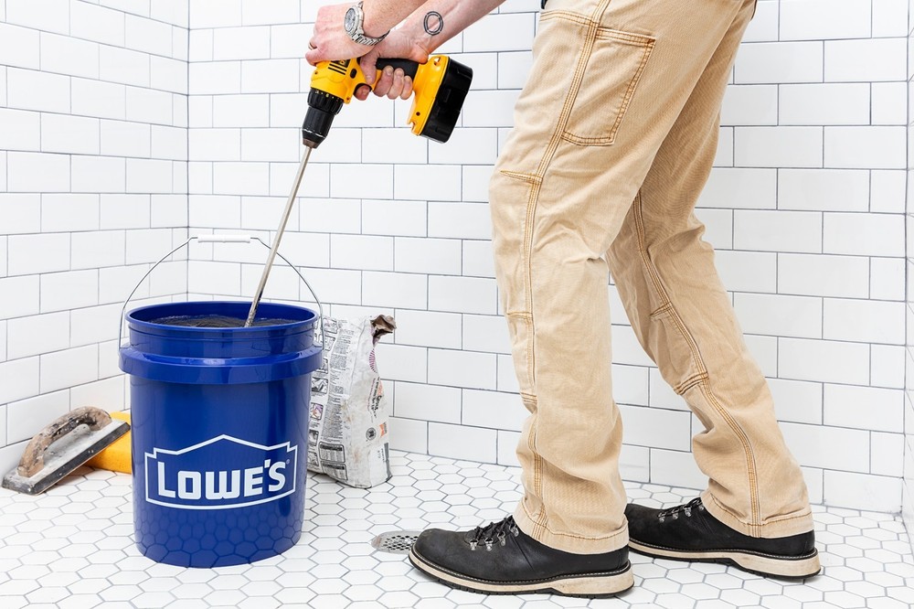 Lowe's 5 Gallon(s) Plastic General bucket