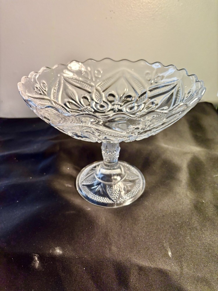 ****Reduced*** Fleur-de-lis Cut Glass Candy/snack Dish