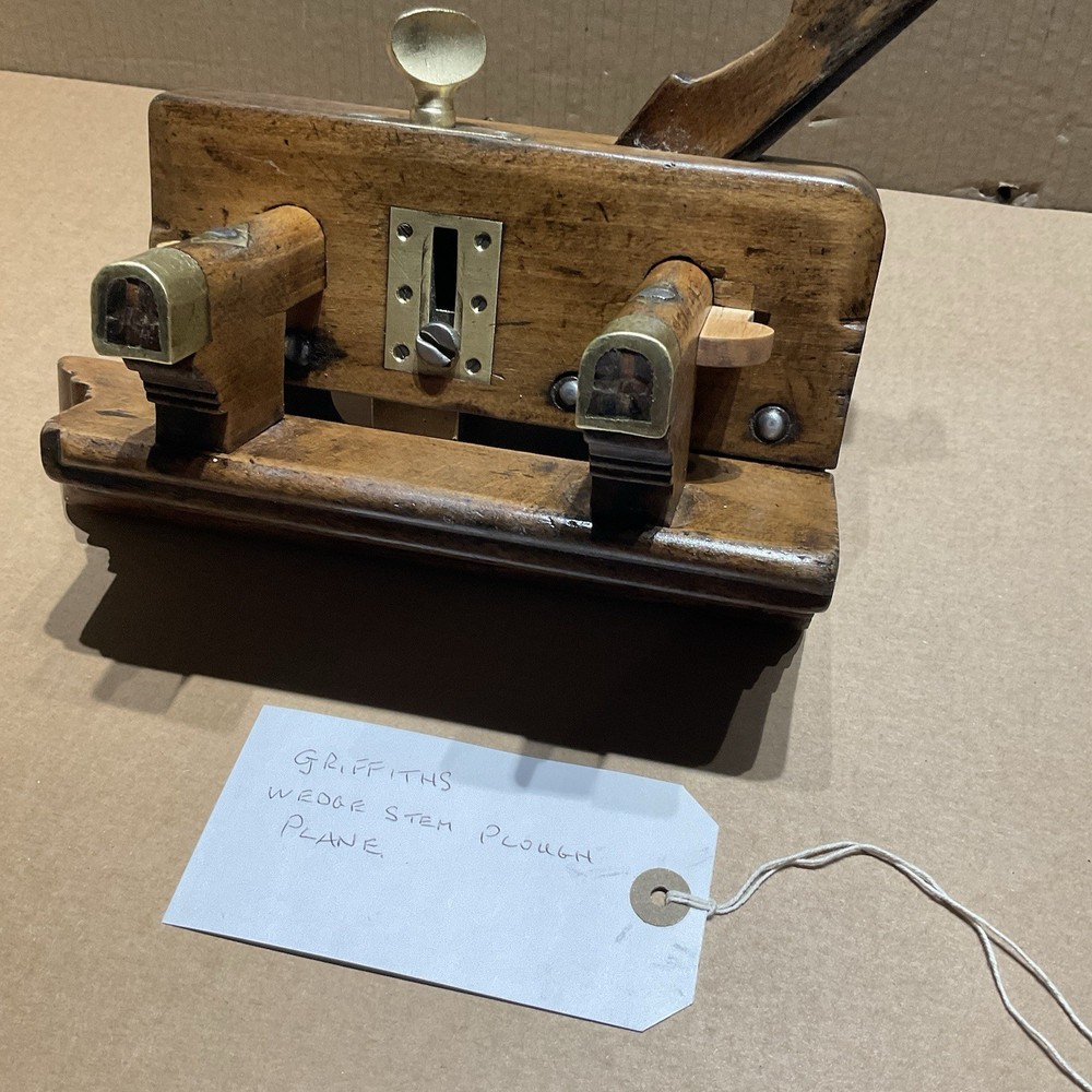 GRIFFITHS NORWICH ENGLAND WEDGE STEM PLOUGH PLANE