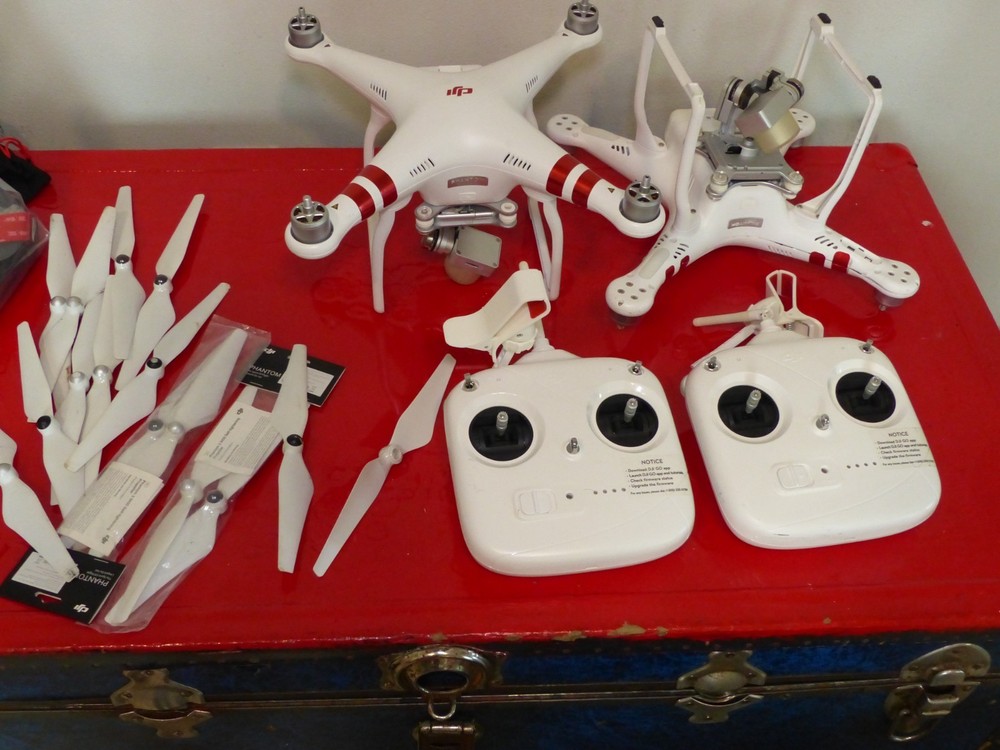 2 DJI Phantom 3 Standard Quadcopters Camera Drone's - White