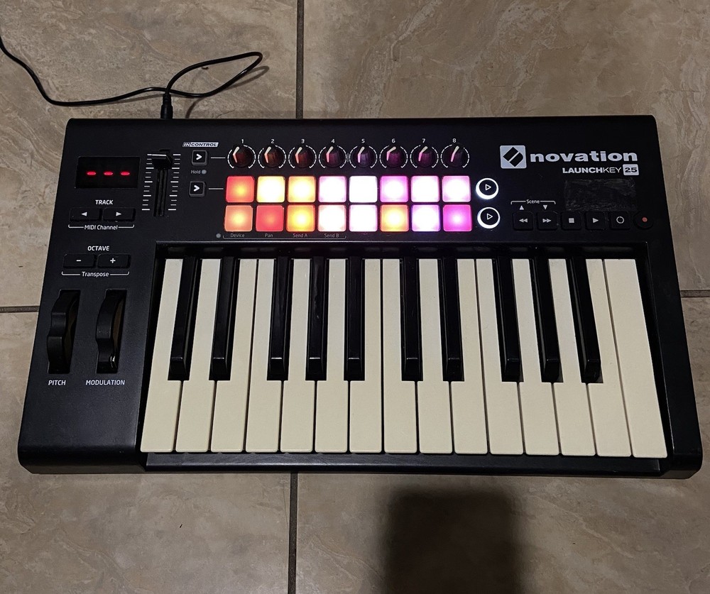 Novation Launchkey 25 Mk2 Midi Keyboard Controller