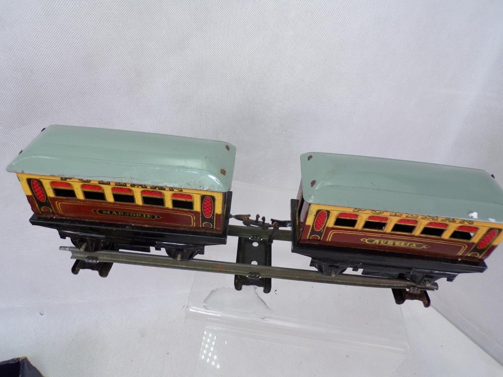Boxed Hornby M1 Passenger Set Pullman carriages O gauge