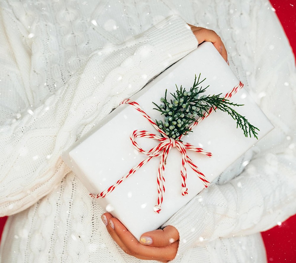 6 Pack 9x6x4 Gift Boxes White Gift Boxes with Lids for Presents White Boxes B...