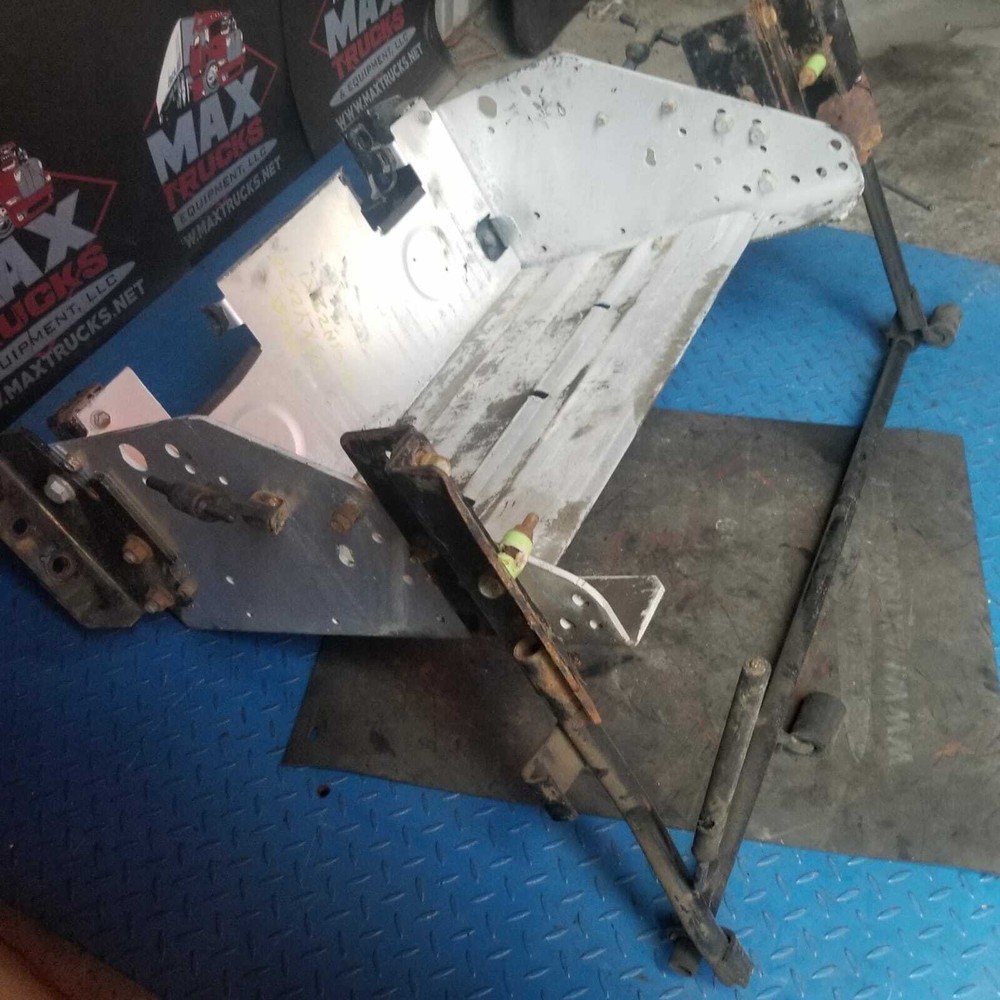 2012 INTERNATIONAL PROSTAR BATTERY BOX