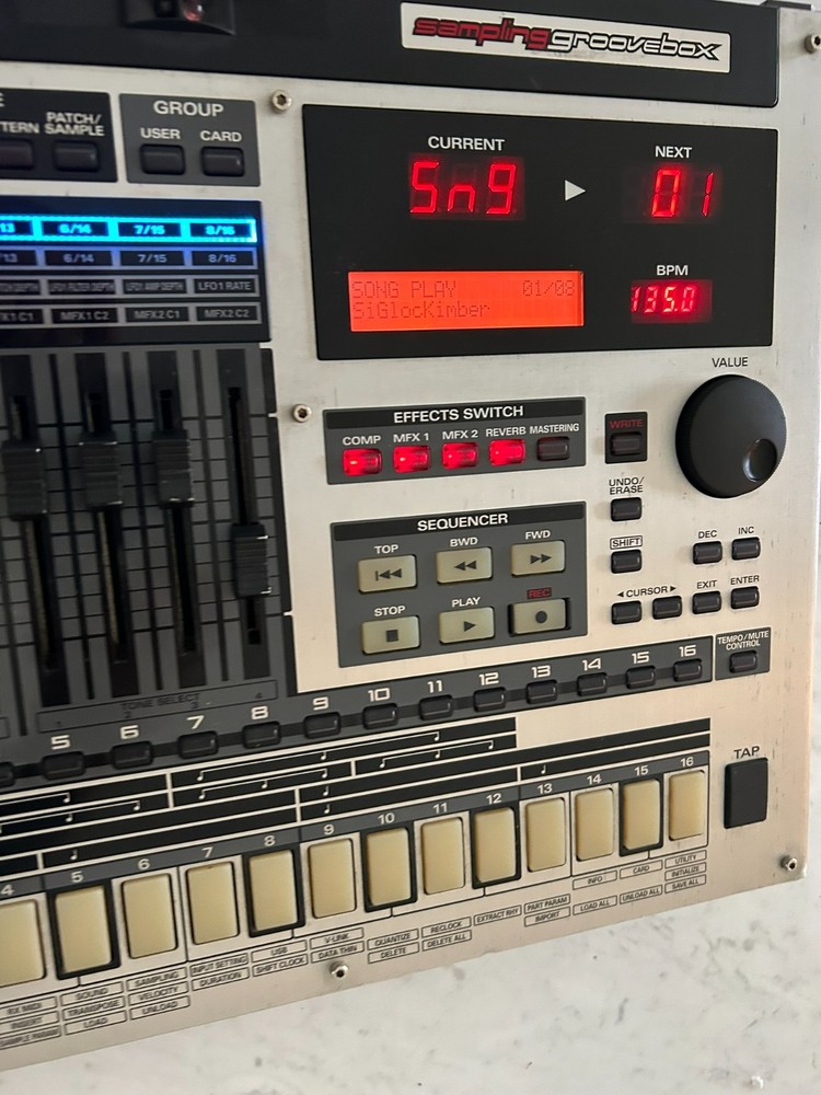 Roland MC808