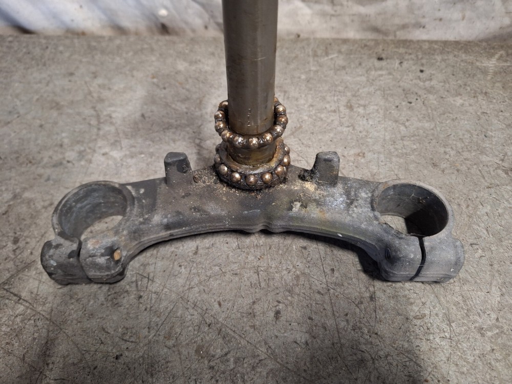 Suzuki GSX600F - Lower Bottom Fork Yoke