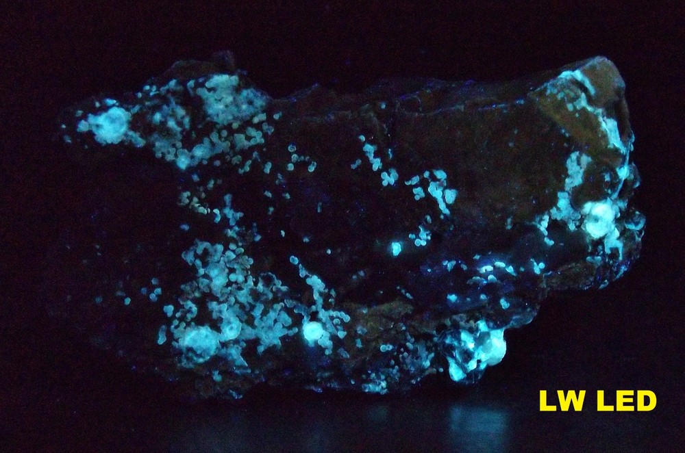 Fluorescent & phosphorescent Wavellite – Kreamer, Snyder Co., Pennsylvania