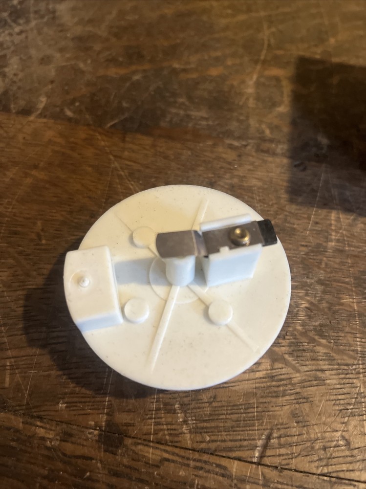 NOS Delco Distributor Rotor C402 12336823