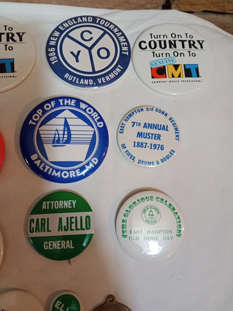 Vintage Various Pins Buttons SEE PICS. 35 Items.