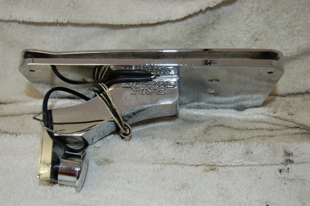 UNIVERSAL LICENSE PLATE BRACKET, CHROME WITH LED LIGHT
