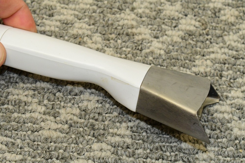 Corning Ware LockOn Detachable Handle White Casserole Holder Twist Lock