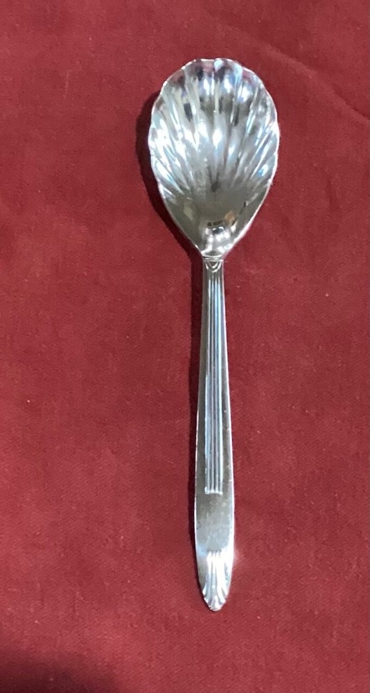Reed & Barton “Socialite” flatware set 19 pieces, 3 Pc Service For 6+sugar Spoon