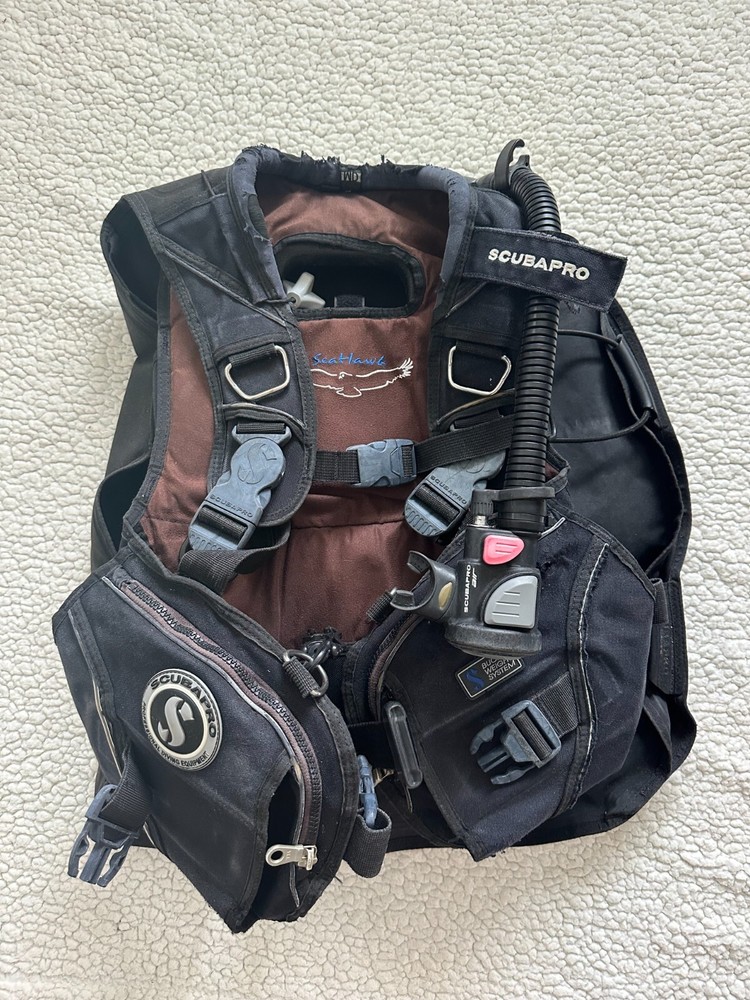 Scubapro Seahawk BCD w/ Air 2 (just serviced), Size Medium