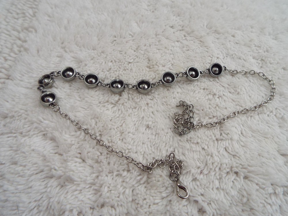 Silvertone Rhinestone Necklace (F49)